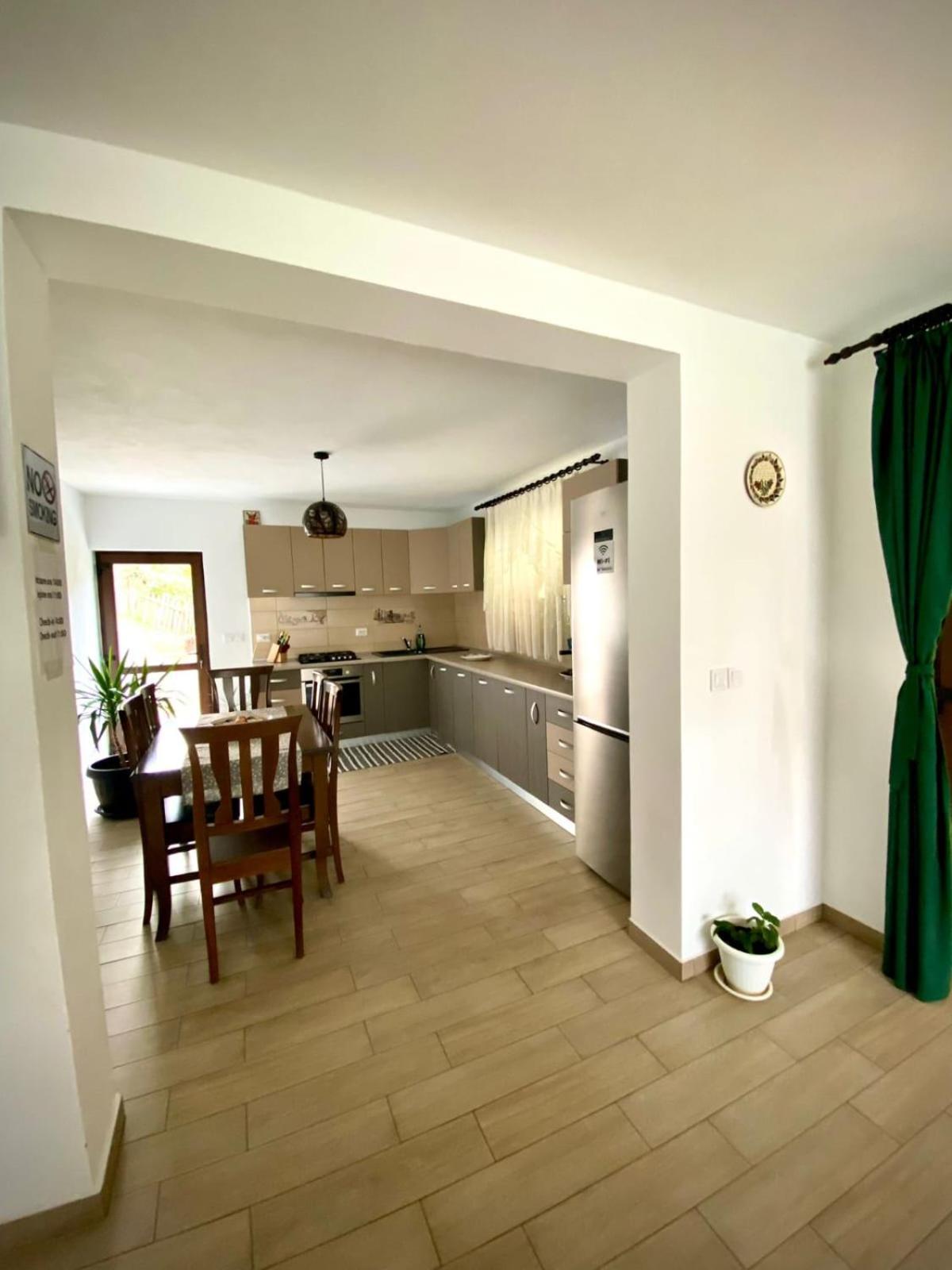 Hotel Casa Alex Curtea de Argeş Zewnętrze zdjęcie