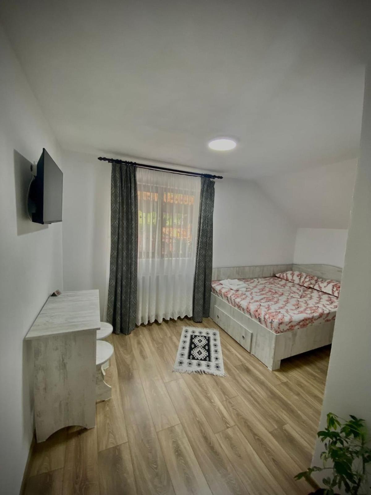 Hotel Casa Alex Curtea de Argeş Zewnętrze zdjęcie