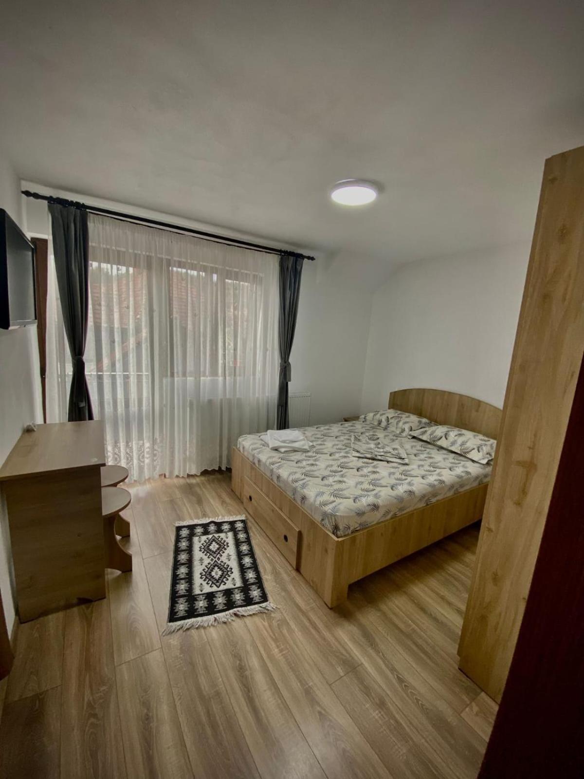 Hotel Casa Alex Curtea de Argeş Zewnętrze zdjęcie
